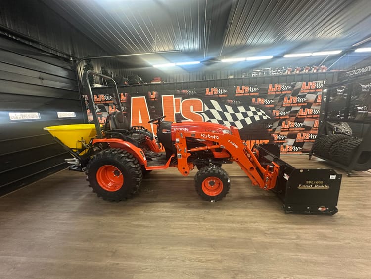 LX2620HSD & LA535 Loader,SPL1060 push box, and FSP500 Spreader